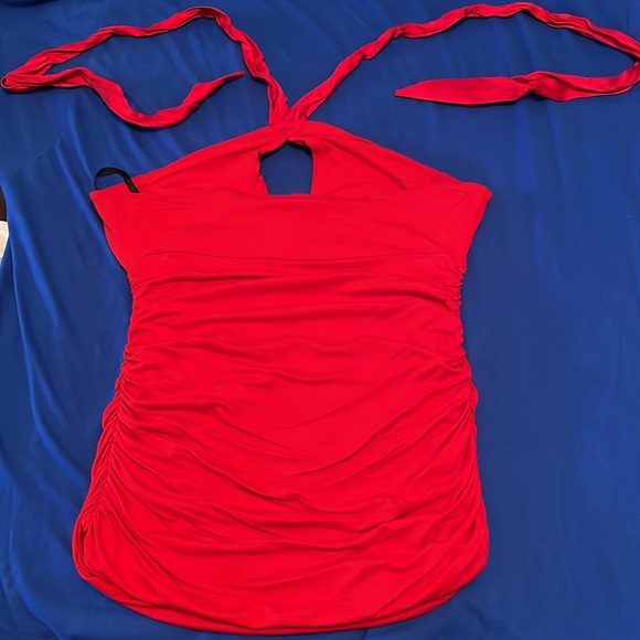 Red Halter keyhole top - Picture 4 of 5